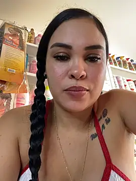 Snapshot of FOX_LATINA chatting on 07.24.26 FOX LATINA online show from 07.24.26