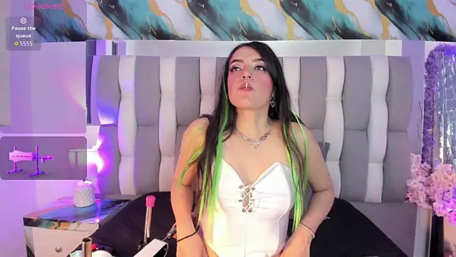 IsaDiiaz online show from 04.23.26