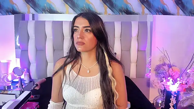 IsaDiiaz online show from 06.19.26