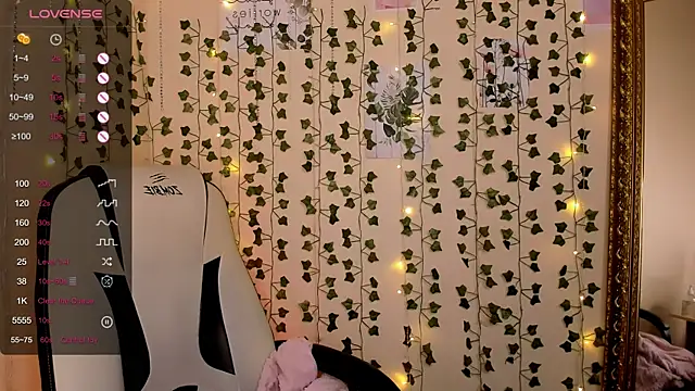 LinaBlossom  online show from 02.05.26