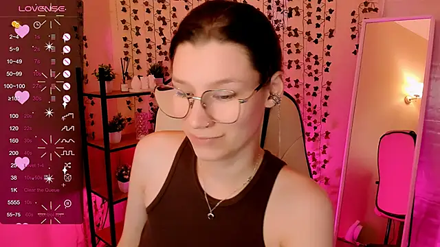 Snapshot of LinaBlossom_ chatting on 06.13.26 LinaBlossom online show from 06.13.26