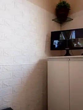 Crislove22 online show from 10.27.25