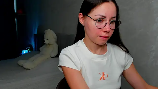 Snapshot of fun_nd_bun chatting on 06.25.26 fun nd bun online show from 06.25.26
