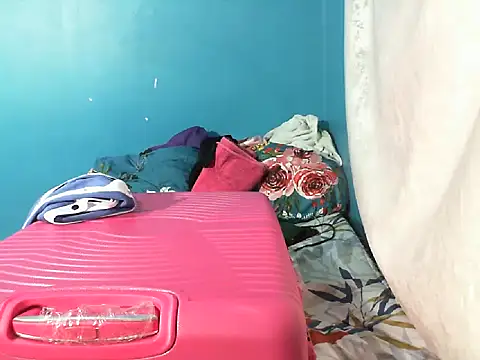 Snapshot of BlackPearl_19 chatting on 12.19.25 BlackPearl 19 online show from 12.19.25