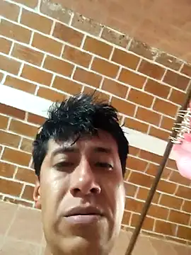 Snapshot of Carlos27hot chatting on 11.14.25 Carlos27hot online show from 11.14.25