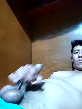 Snapshot of Carlos27hot chatting on 11.21.25 Carlos27hot online show from 11.21.25