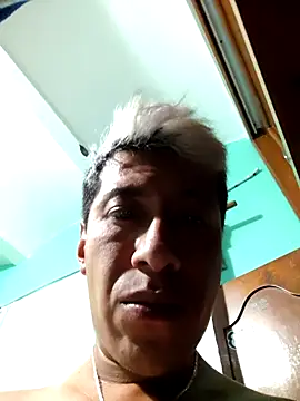 Snapshot of Carlos27hot chatting on 03.11.26 Carlos27hot online show from 03.11.26