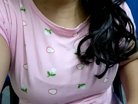 Snapshot of tamilqueenbaby chatting on 10.09.25 tamilqueenbaby online show from 10.09.25