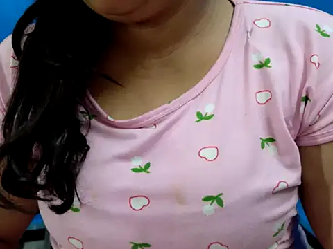 Snapshot of tamilqueenbaby chatting on 10.11.25 tamilqueenbaby online show from 10.11.25