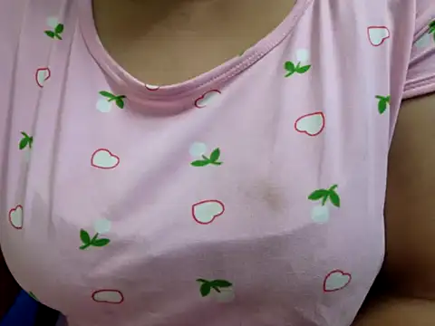 Snapshot of tamilqueenbaby chatting on 10.14.25 tamilqueenbaby online show from 10.14.25