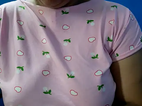 Snapshot of tamilqueenbaby chatting on 10.21.25 tamilqueenbaby online show from 10.21.25