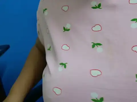 Snapshot of tamilqueenbaby chatting on 10.21.25 tamilqueenbaby online show from 10.21.25