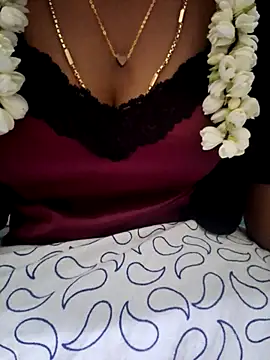 Snapshot of jasminetaml chatting on 10.08.25 jasminetaml online show from 10.08.25