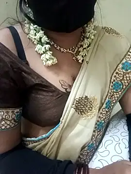 Snapshot of jasminetaml chatting on 11.07.25 jasminetaml online show from 11.07.25