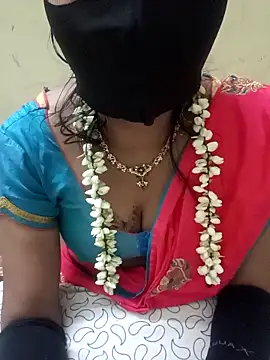 Snapshot of jasminetaml chatting on 11.08.25 jasminetaml online show from 11.08.25