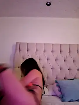 Akane24 online show from 10.18.25