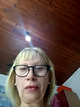 Snapshot of beautifulsexy69_2023 chatting on 09.29.25 beautifulsexy69 2023 online show from 09.29.25