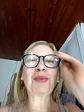 Snapshot of beautifulsexy69_2023 chatting on 10.01.25 beautifulsexy69 2023 online show from 10.01.25