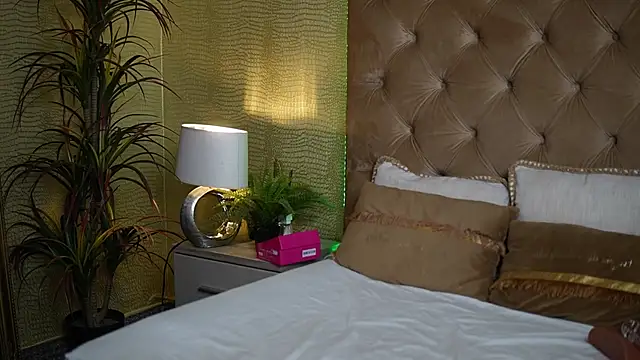 TiffanyTaboo online show from 09.24.25