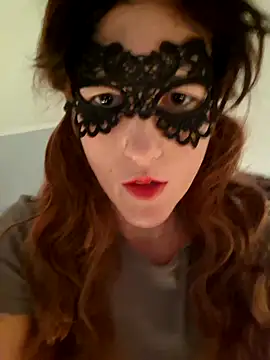 Snapshot of Naughty-Layla chatting on 10.10.25 Naughty-Layla online show from 10.10.25