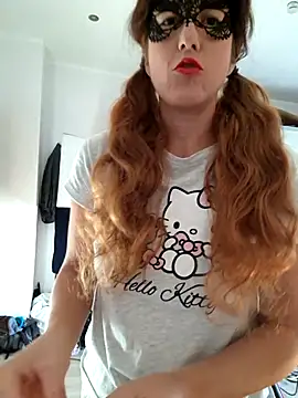 Snapshot of Naughty-Layla chatting on 10.11.25 Naughty-Layla online show from 10.11.25