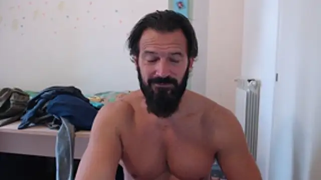 Snapshot of muscoloporco chatting on 10.25.25 muscoloporco online show from 10.25.25