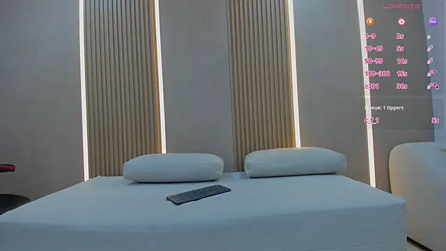 Snapshot of emily_kovac chatting on 11.19.25 emily kovac online show from 11.19.25