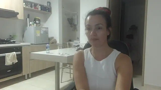 Snapshot of LovePaula chatting on 05.31.26 LovePaula online show from 05.31.26