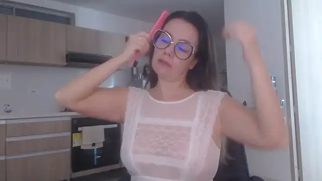 Snapshot of LovePaula chatting on 07.17.26 LovePaula online show from 07.17.26