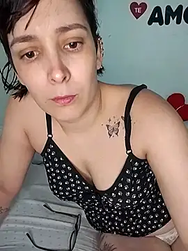 Snapshot of catperigosa chatting on 10.08.25 catperigosa online show from 10.08.25