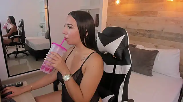 olivia willoow online show from 03.03.26