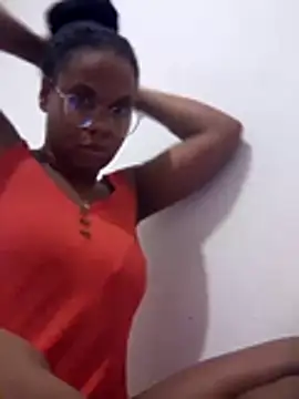 PrettahSantos online show from 11.21.25