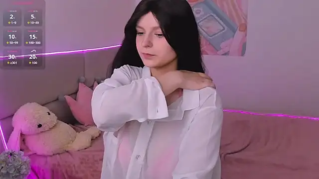 AishaAysitt online show from 11.17.25