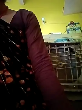 Snapshot of barsha27a chatting on 09.22.25 barsha27a online show from 09.22.25