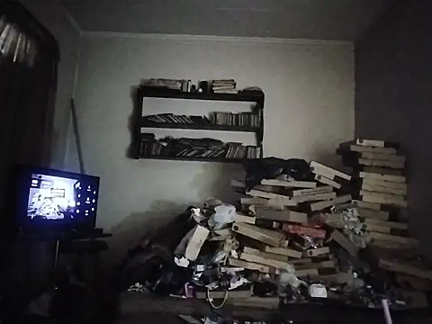 Snapshot of Danielle57_ chatting on 12.21.25 Danielle57 online show from 12.21.25