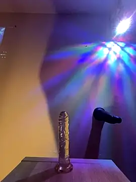 Snapshot of Reine_du_Vice84 chatting on 11.04.25 Reine du Vice84 online show from 11.04.25