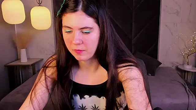 Snapshot of Amy_Sparkle chatting on 11.05.25 Amy Sparkle online show from 11.05.25