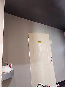 Snapshot of transreyna chatting on 02.21.25 transreyna online show from 02.21.25