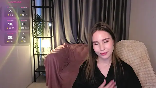 Snapshot of chatting on 10.18.25 online show from 10.18.25