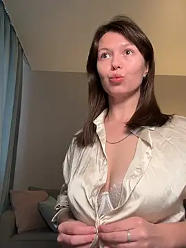 EllaCanny online show from 05.05.26