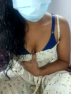 Snapshot of sexybolegirl chatting on 11.25.25 sexybolegirl online show from 11.25.25