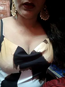 Snapshot of Sexy_Mahi69 chatting on 09.22.25 Sexy Mahi69 online show from 09.22.25