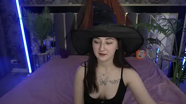 SashaDuvalle online show from 10.30.25