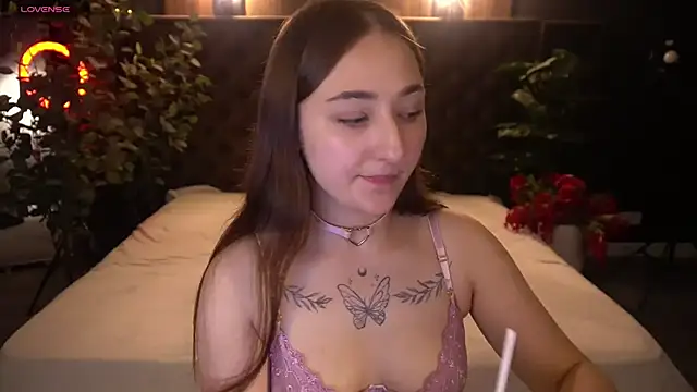 Snapshot of SashaDuvalle chatting on 07.04.26 SashaDuvalle online show from 07.04.26