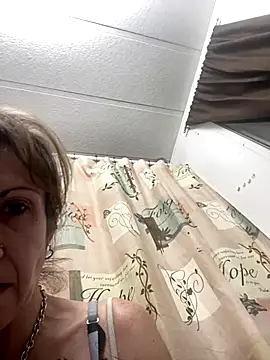 Snapshot of karmaduewid chatting on 09.23.25 karmaduewid online show from 09.23.25