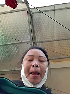 xuxulovezz online show from 11.26.25