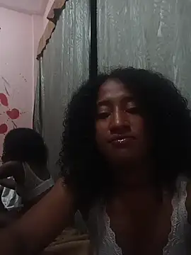 Snapshot of Susy16 chatting on 10.31.25 Susy16 online show from 10.31.25