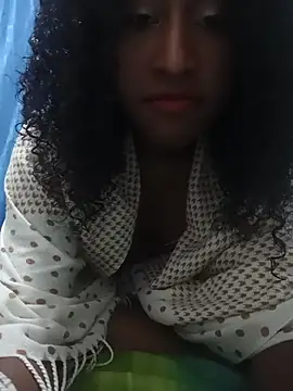 Snapshot of Susy16 chatting on 11.08.25 Susy16 online show from 11.08.25