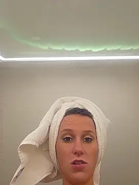 brunettebabexo3 online show from 06.12.26