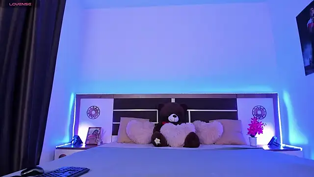 Snapshot of sweet_girl_next_door chatting on 09.29.25 sweet girl next door online show from 09.29.25